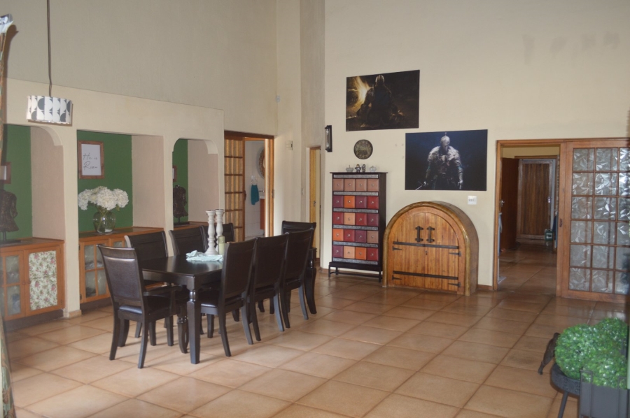 5 Bedroom Property for Sale in Wilkoppies North West